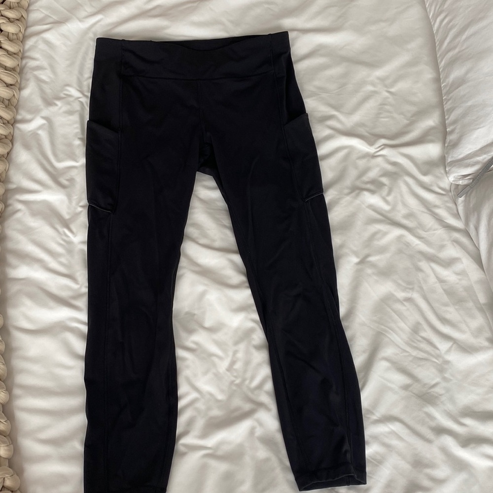 Black lululemon leggings with pockets size 8